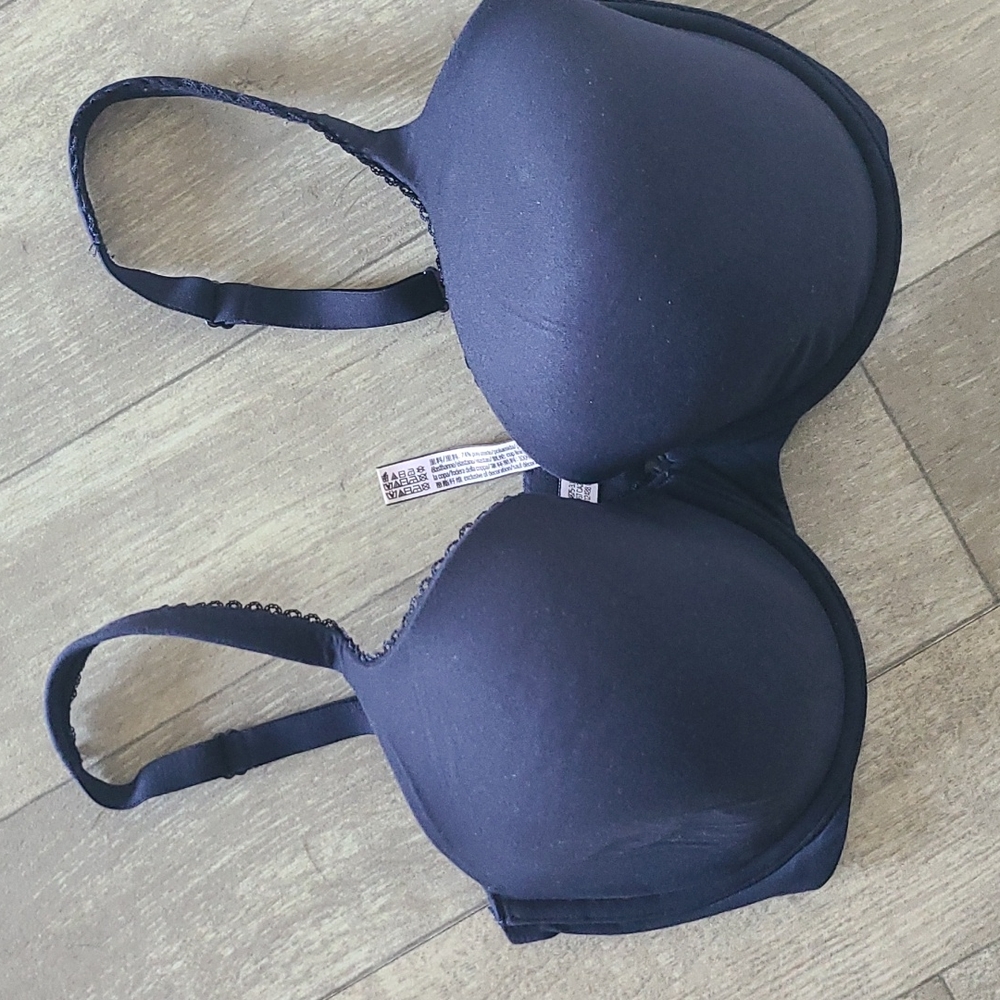 Victoria Secret Bra size 34DDD